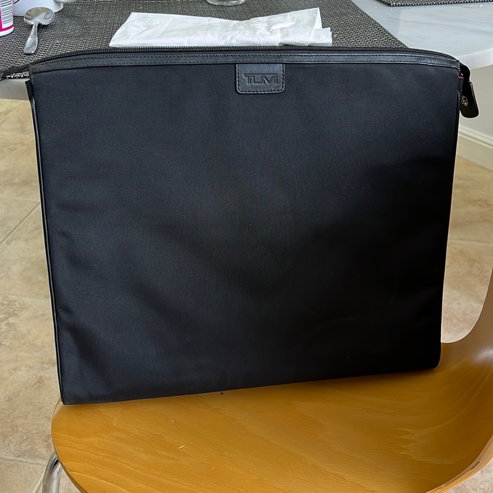 Tumi laptop sleeve with padding for large 15 - 17 inch laptop